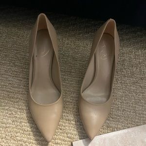 Sam Edelman pumps